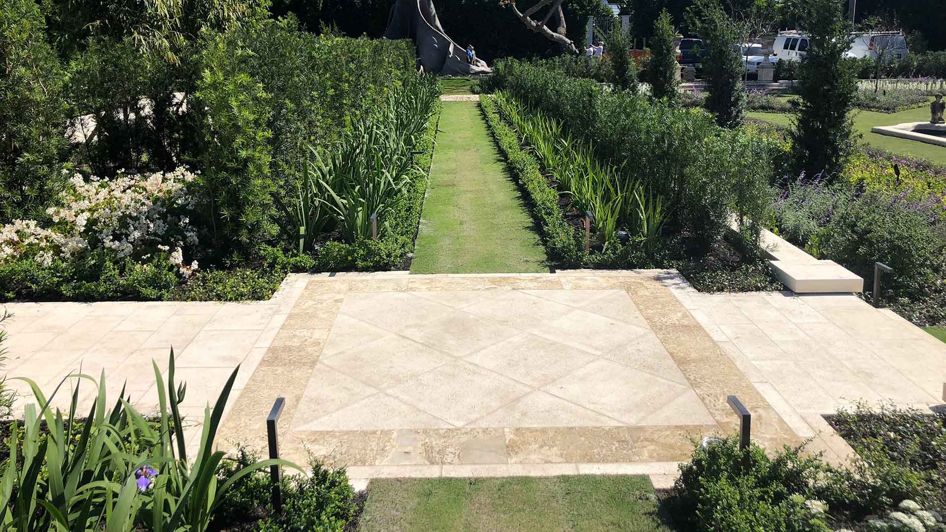Large historic estate in Jupiter, FL with grounds maintenance and landscape installation.