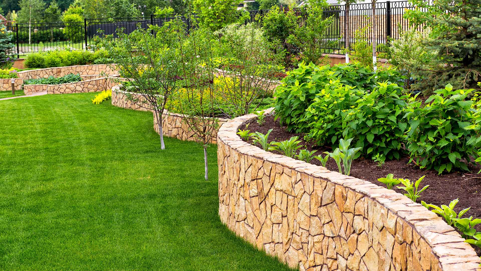 This retaining wall in Palm Beach, FL helps prevent soil erosion.